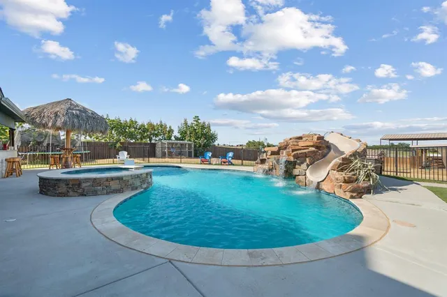 $1,825,000 | 4320 Farm To Market 920, Weatherford, TX 76088