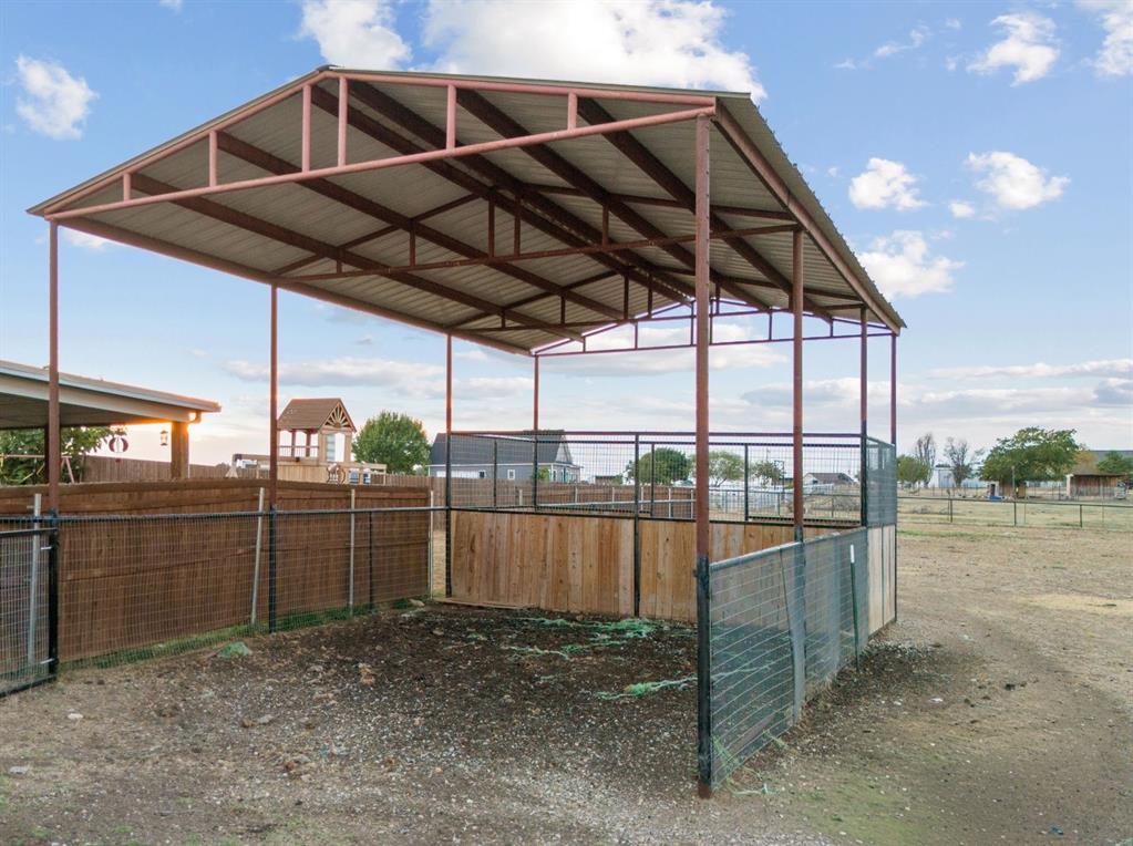 4320 Farm To Market 920 Weatherford, TX 76088 - Photo 38 of 39 a view of a outdoor space