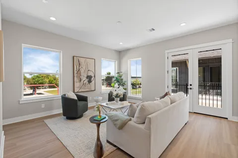 $429,900 | 719 Thornton Road, Unit F, Houston, TX 77018