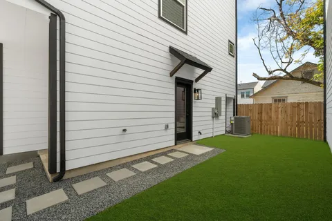 $429,900 | 719 Thornton Road, Unit F, Houston, TX 77018