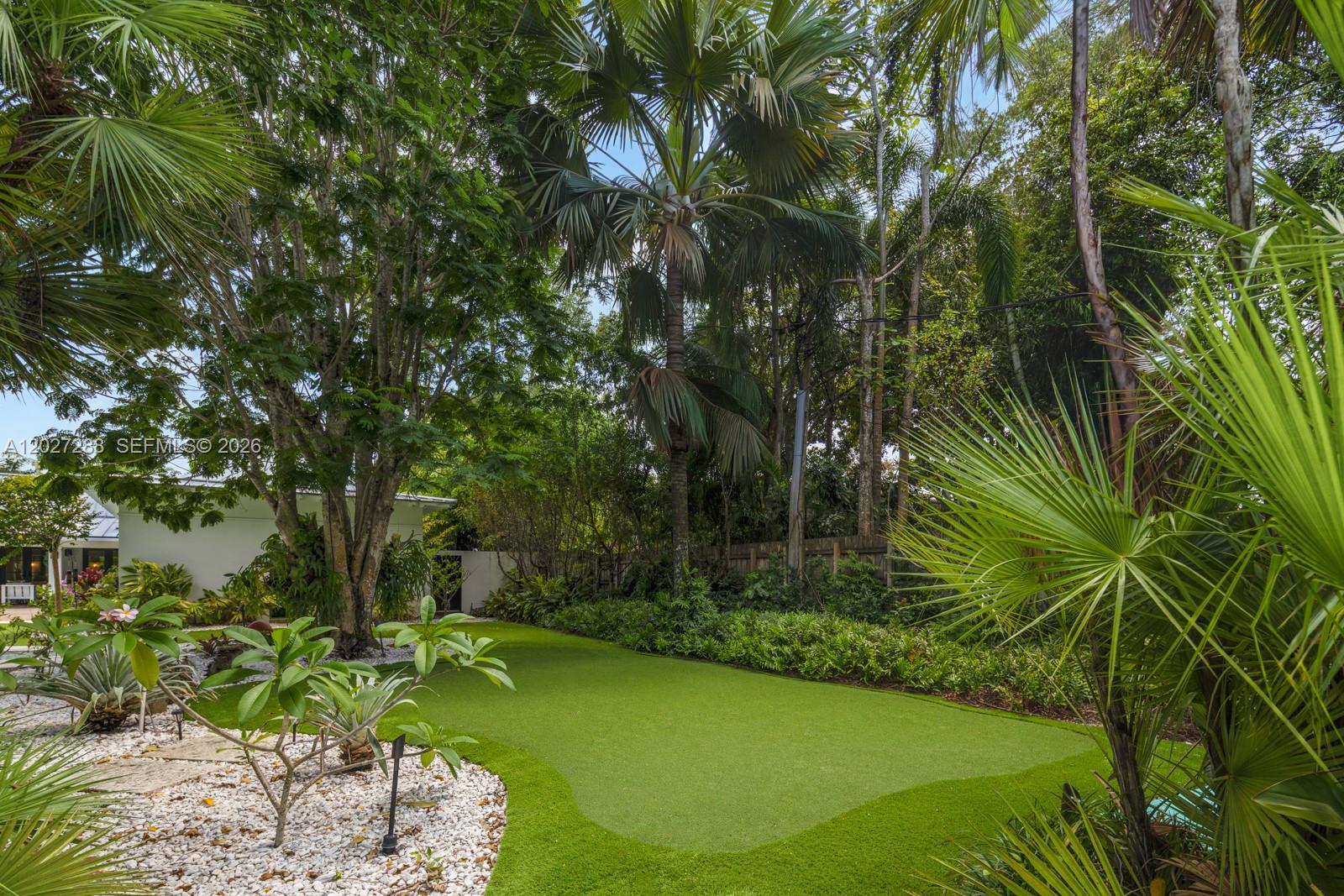 7101 Southwest 66th Street Miami, FL 33143 - Photo 69 of 101 Putting Green
