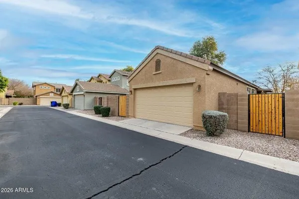 $2,200 | 2854 South Peel Drive, Gilbert, AZ 85295