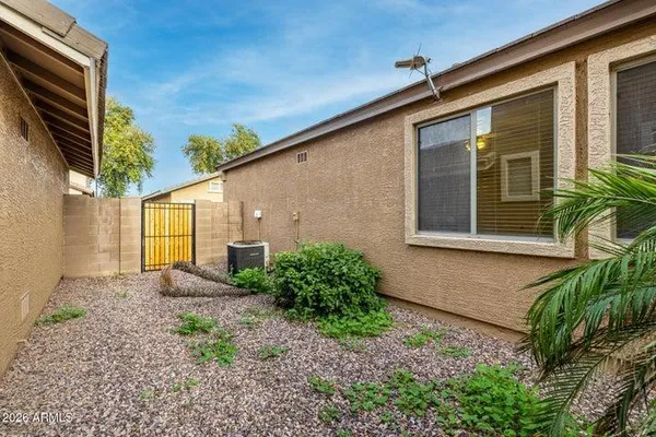 $2,200 | 2854 South Peel Drive, Gilbert, AZ 85295