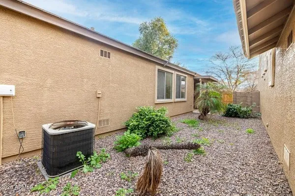 $2,200 | 2854 South Peel Drive, Gilbert, AZ 85295