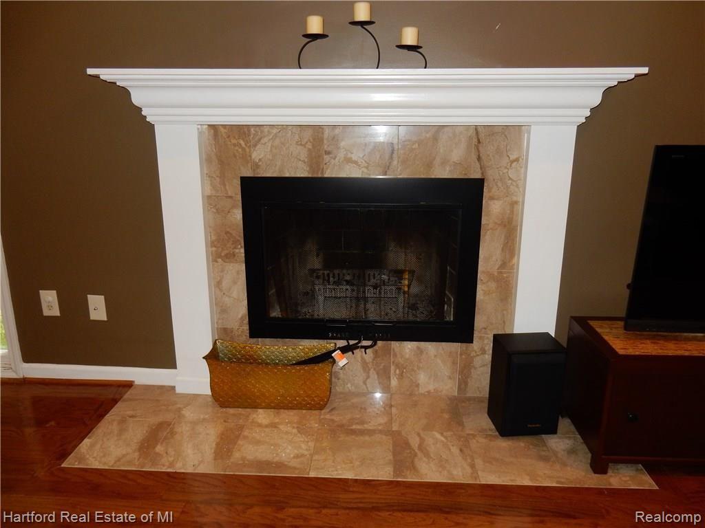 36768 Chesapeake Road Farmington Hills, MI 48335 - Photo 23 of 49