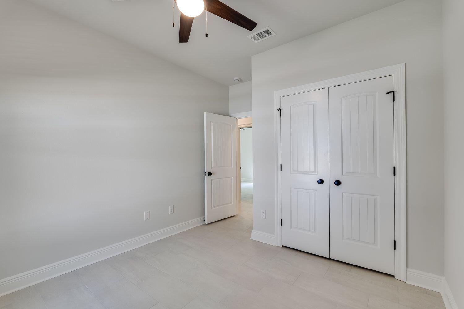 77 Eclipse Loop Freeport, FL 32439 - Photo 21 of 31 a view of room