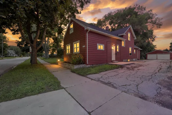 $239,500 | 1123 Cass Street, Green Bay, WI 54301
