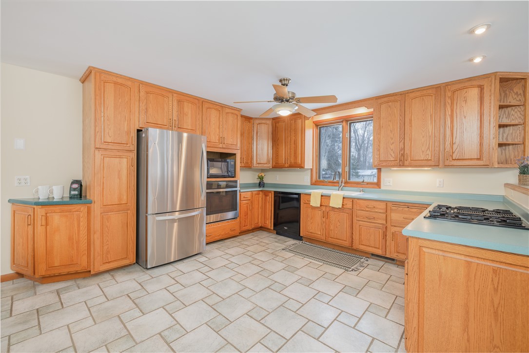 242 Ogden Parma Town Line Road Parma, NY 14559 - Photo 3 of 47