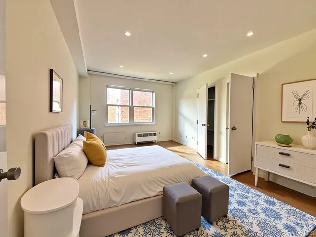 $295,000 | 90-59 56th Avenue, Unit 2G | Elmhurst