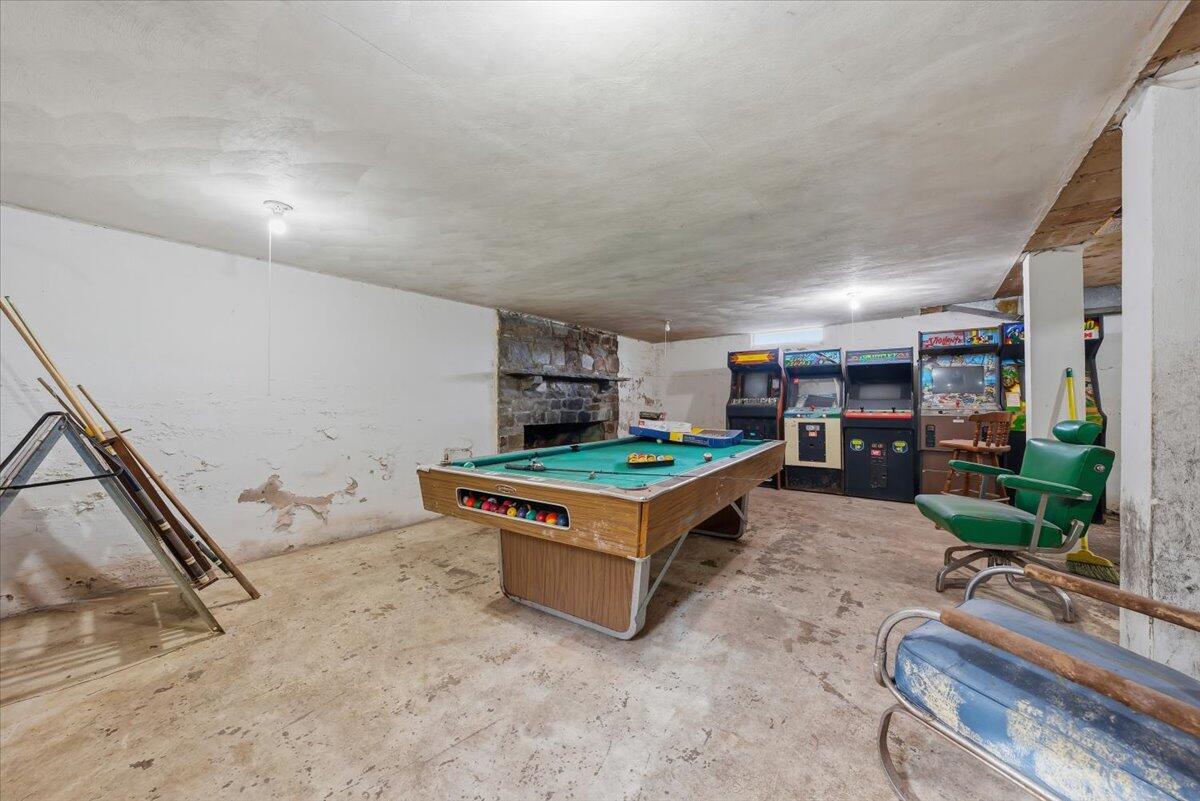 9419 Franklin Street Ferrum, VA 24088 - Photo 51 of 100 a room with furniture and a rug