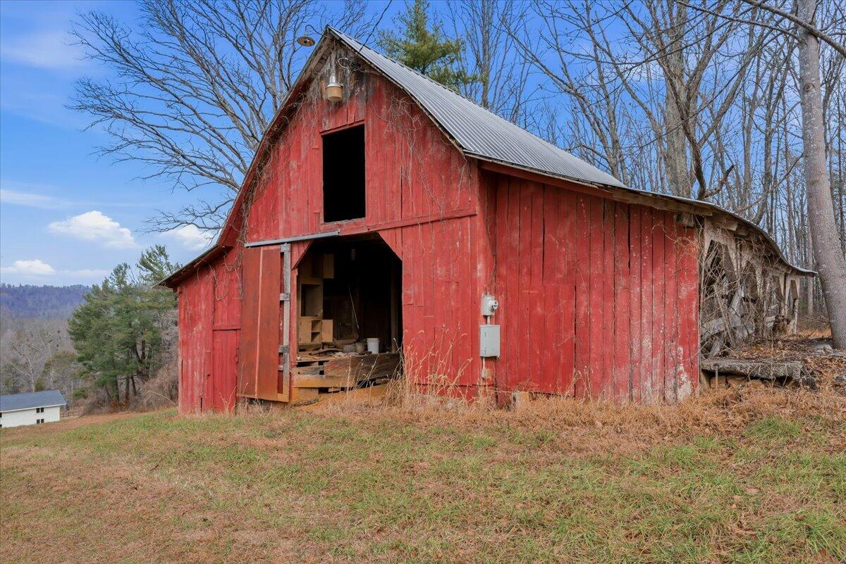 9419 Franklin Street Ferrum, VA 24088 - Photo 87 of 100 a view of a house with backyard and sitting area