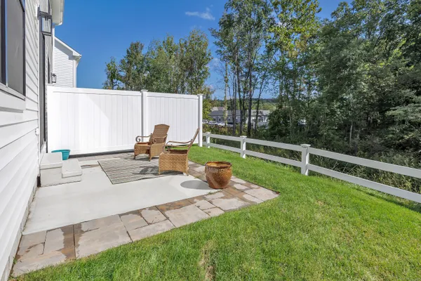 $599,900 | 37 Old Rte 7, Unit 3, Brookfield, CT 06804