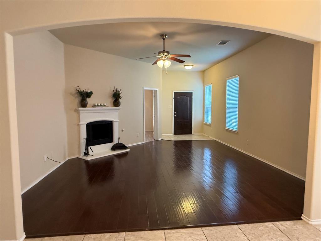 313 Cherry Spring Drive McKinney, TX 75072 - Photo 3 of 29
