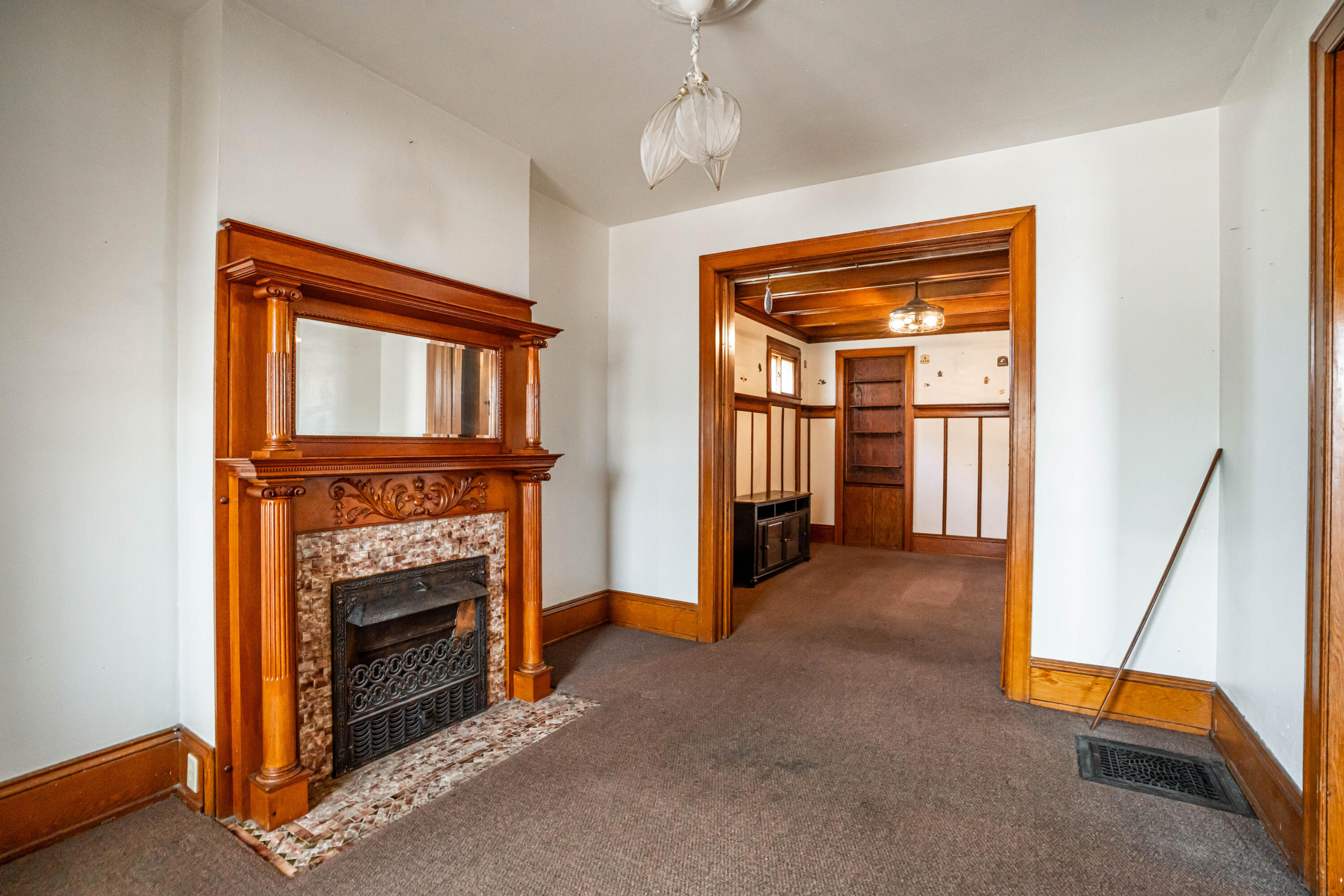 2043 North 28th Street Milwaukee, WI 53208 - Photo 3 of 42 DSC08107