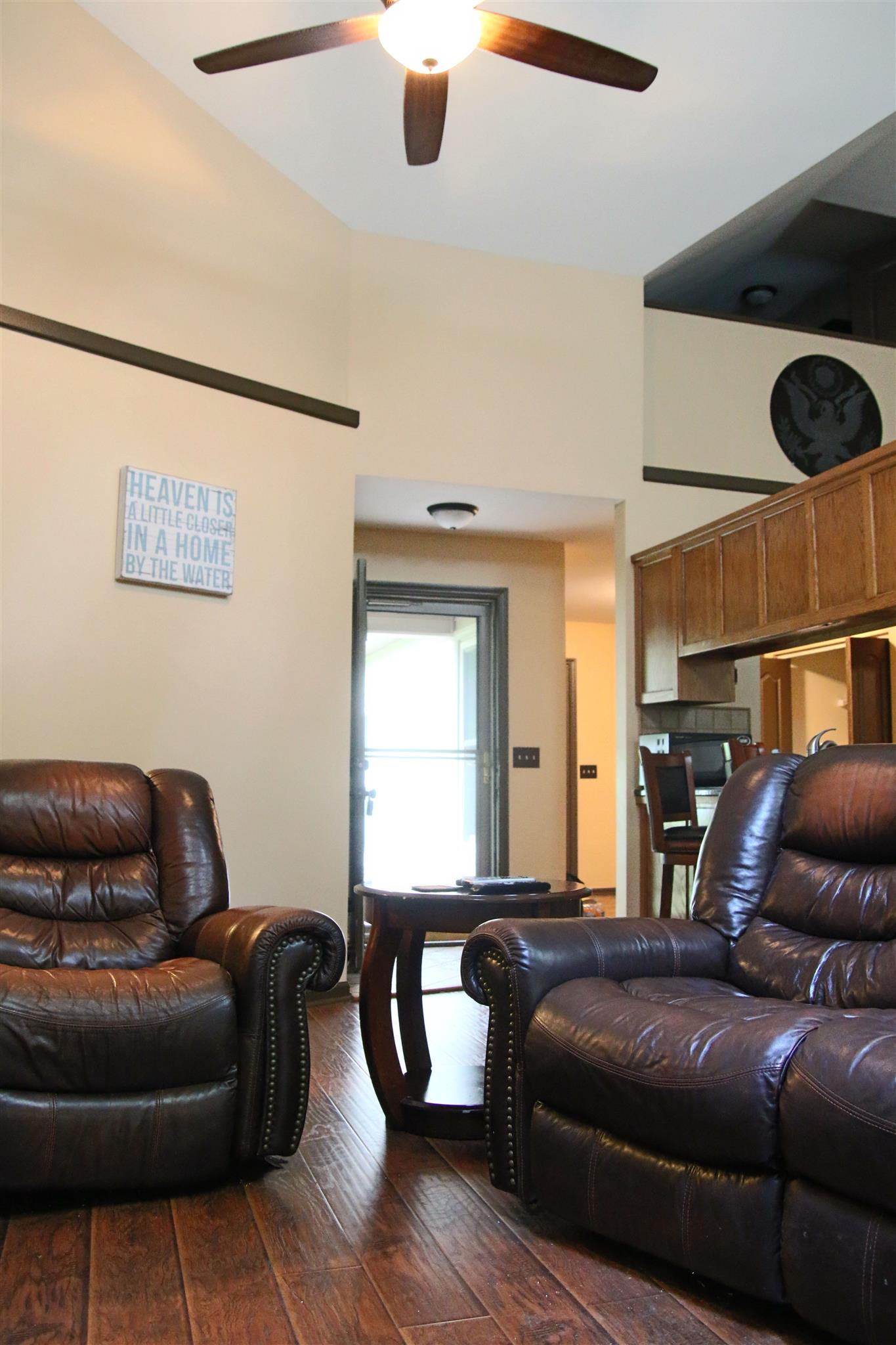 39 Smoke Rise Circle Manchester, TN 37355 - Photo 5 of 29 a living room with furniture and a window