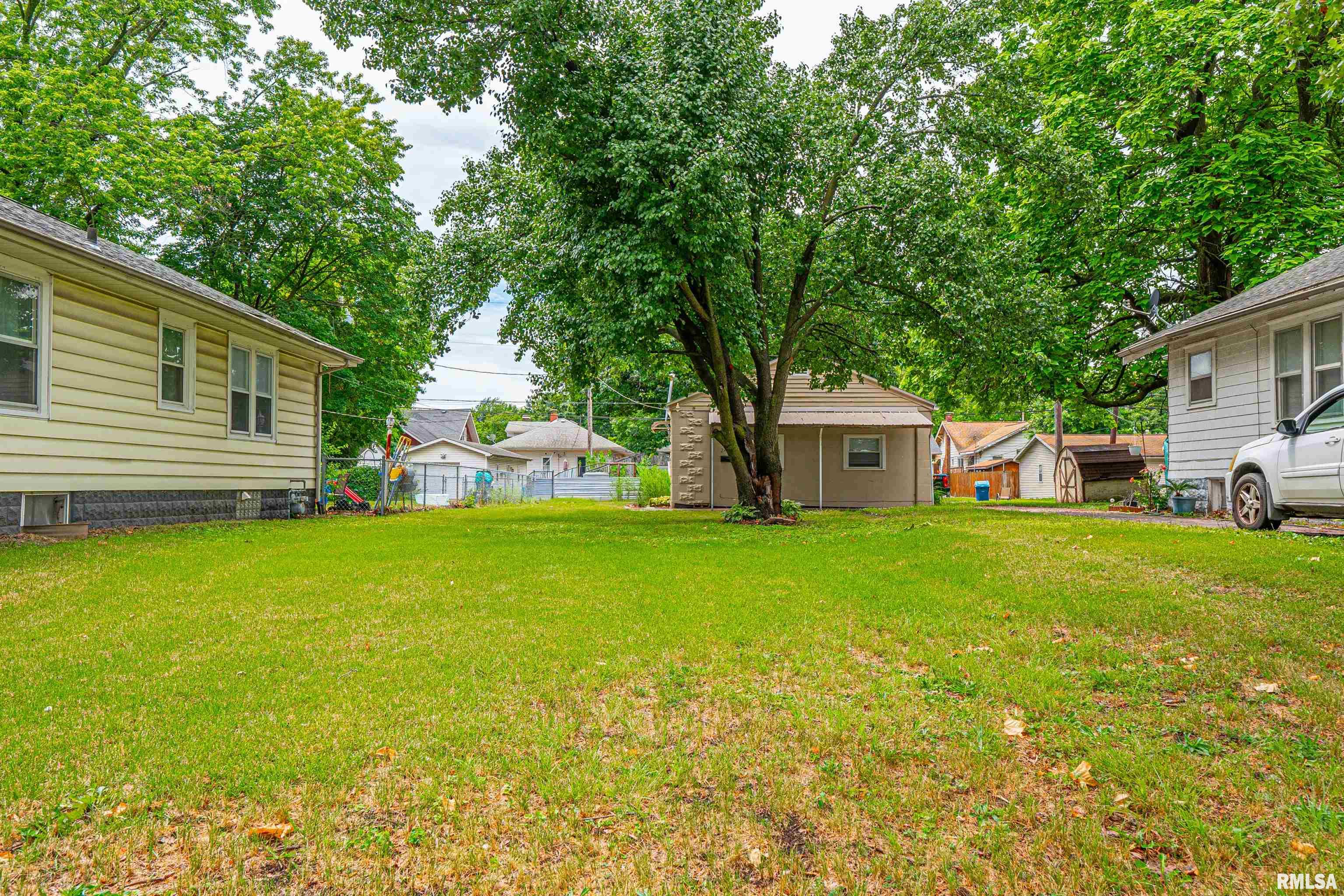 2219 South 6th Street Springfield, IL 62703 - Photo 6 of 15