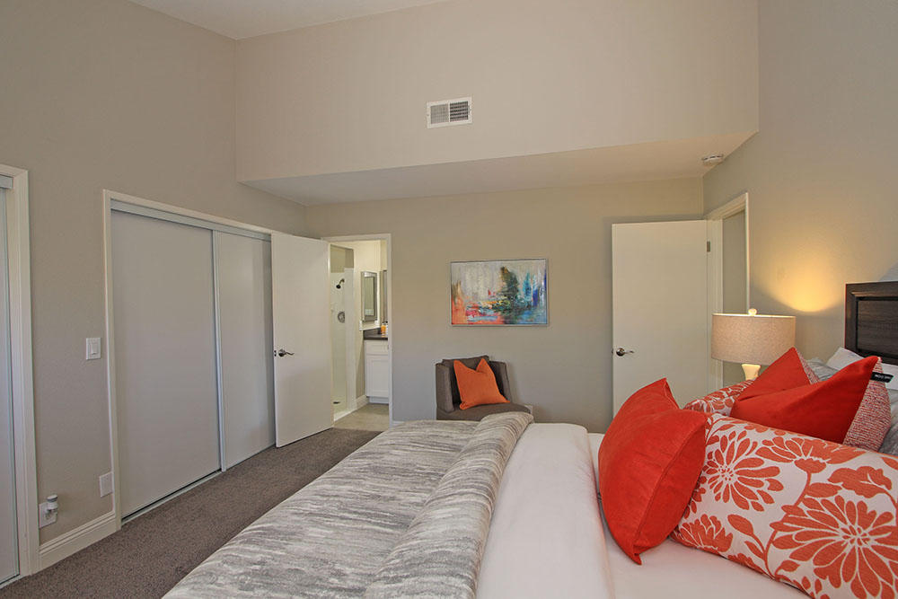 6023 East Driver Road Palm Springs, CA 92264 - Photo 15 of 25 041 MASTER BEDROOM