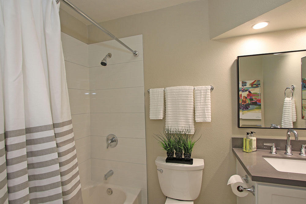 6023 East Driver Road Palm Springs, CA 92264 - Photo 21 of 25 050 GUEST BATH