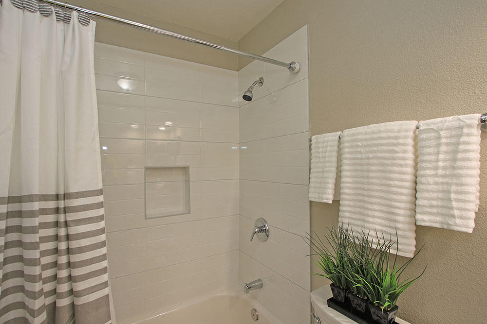 6023 East Driver Road Palm Springs, CA 92264 - Photo 22 of 25 055 GUEST BATH