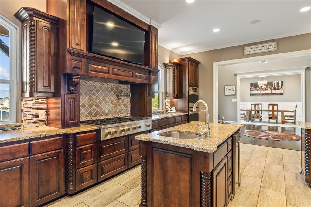 6925 Sky Road Joshua, TX 76058 - Photo 12 of 37 6 Burner gas cook top.