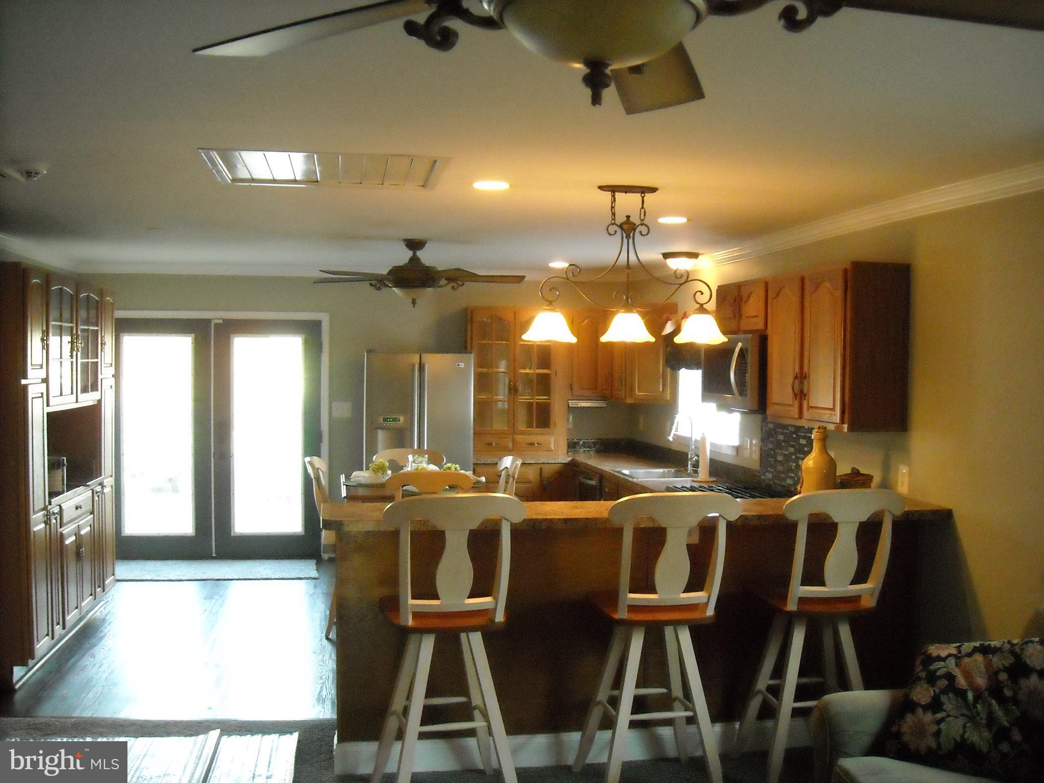 1005 Cedar Creek Road Baltimore, MD 21221 - Photo 11 of 30 Breakfast Bar