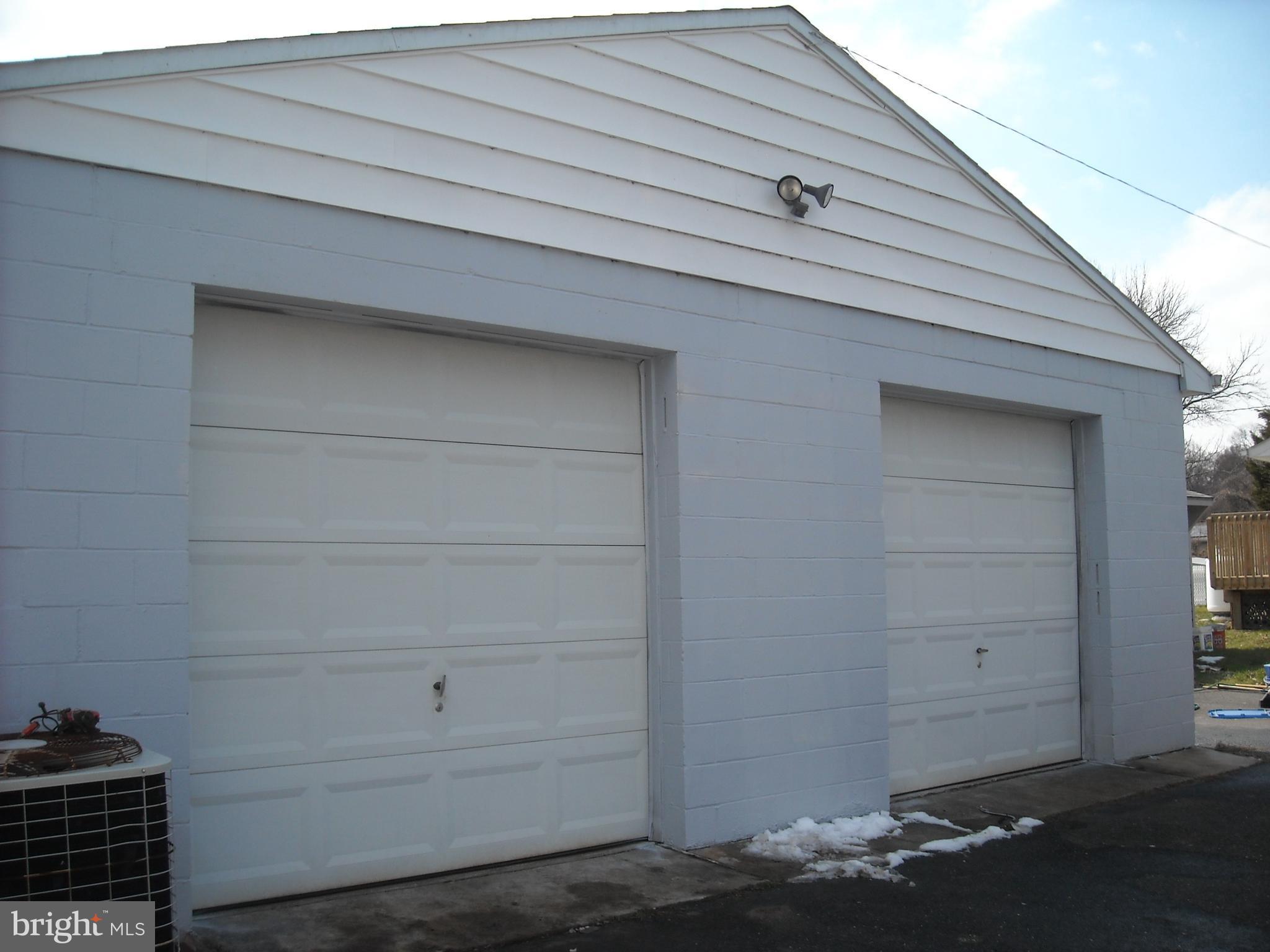 1005 Cedar Creek Road Baltimore, MD 21221 - Photo 23 of 30 2 Car Garage w/ Lift & HVAC
