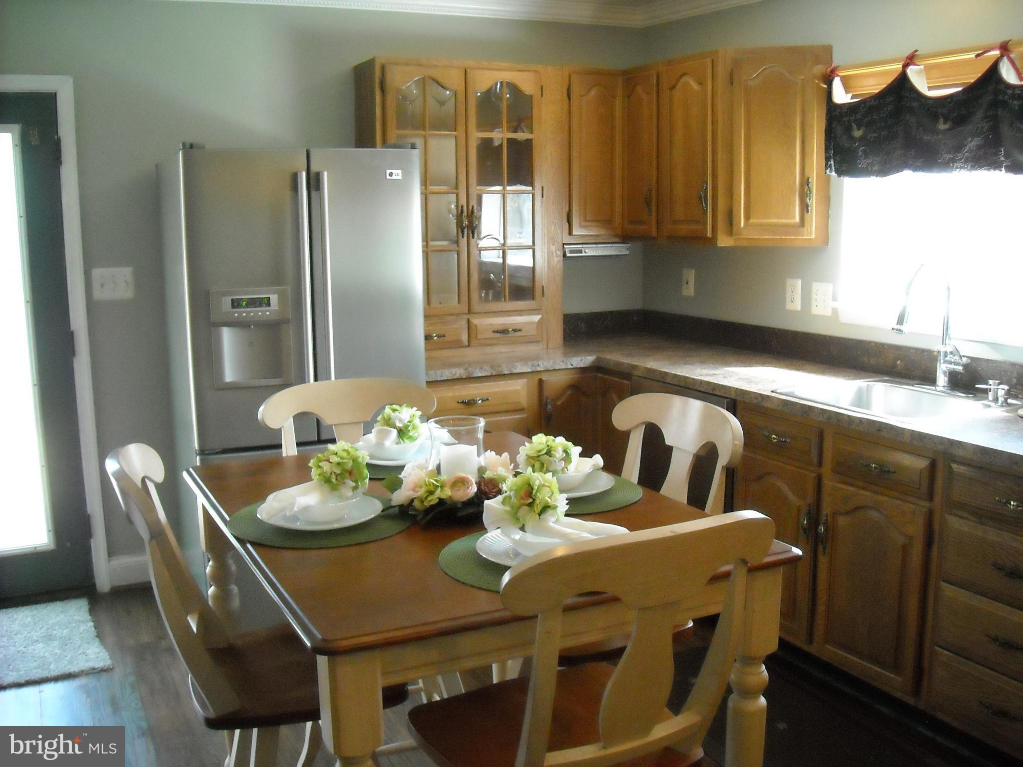 1005 Cedar Creek Road Baltimore, MD 21221 - Photo 6 of 30 Kitchen