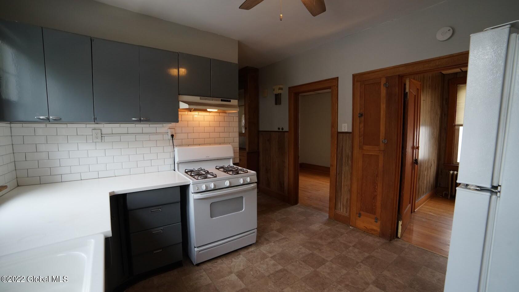 30 Sycamore Street, Unit 2 Albany, NY 12208 - Photo 2 of 19 DSC06756