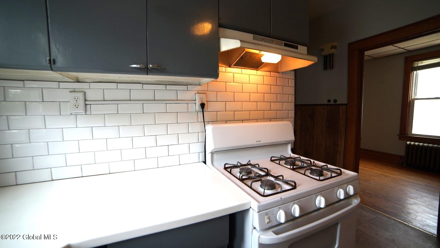 30 Sycamore Street, Unit 2 Albany, NY 12208 - Photo 5 of 19 DSC06758