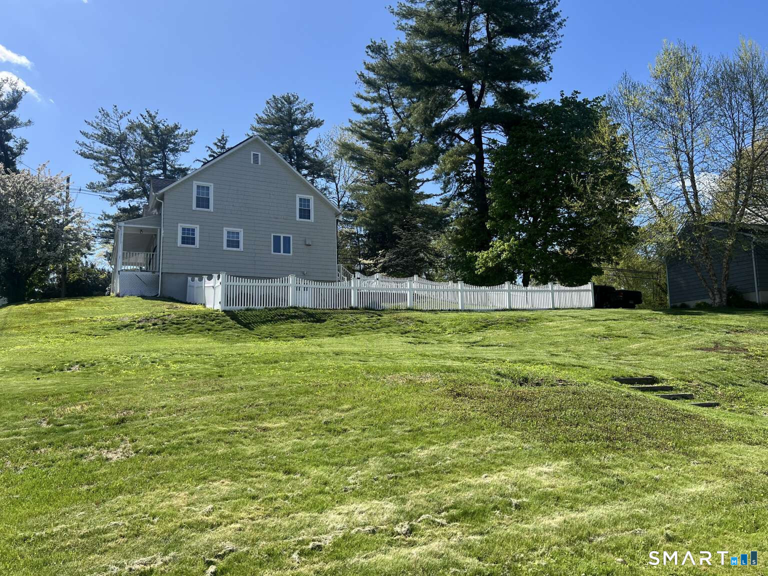 268 Ridgewood Road West Hartford, CT 06107 - Photo 4 of 17