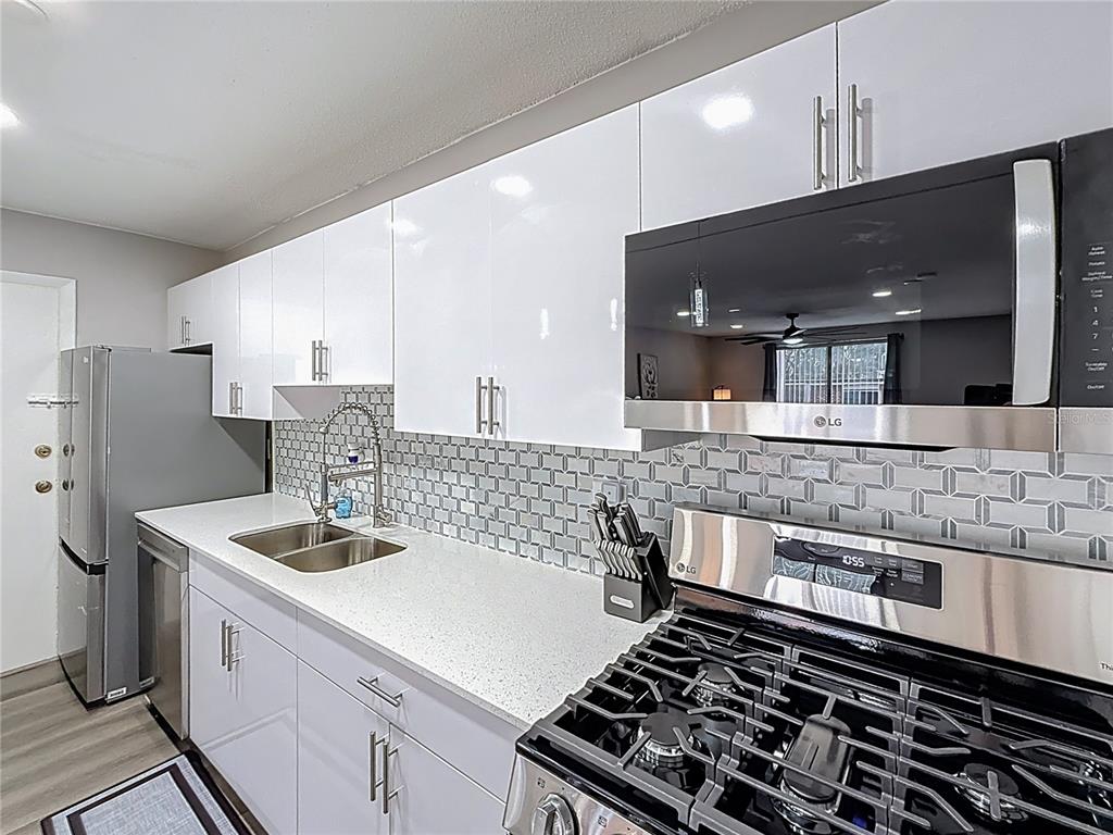 1700 Southwest 16th Court, Unit J21 Gainesville, FL 32608 - Photo 12 of 30