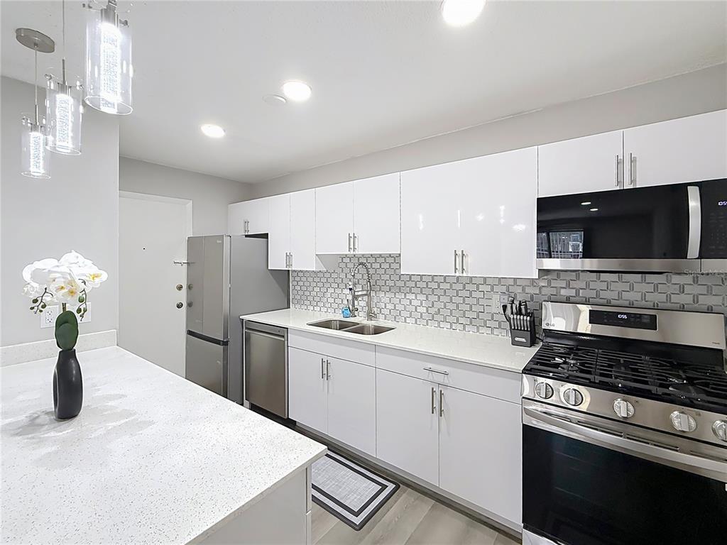 1700 Southwest 16th Court, Unit J21 Gainesville, FL 32608 - Photo 9 of 30