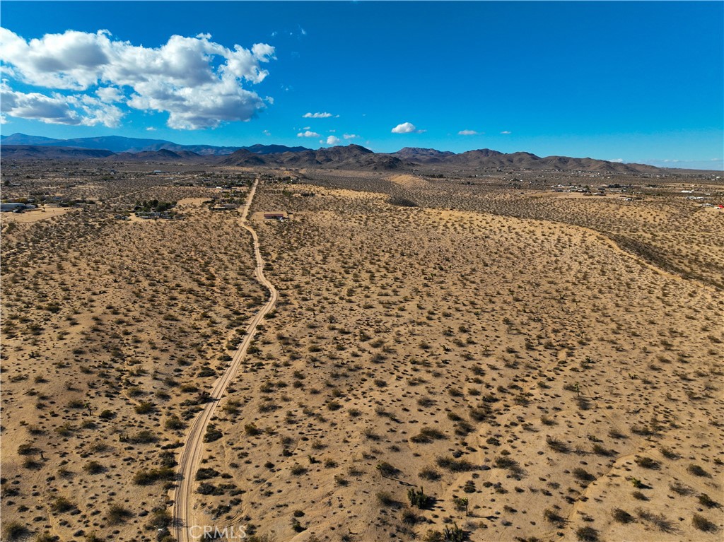 56923 Reche Road Yucca Valley, CA 92284 - Photo 15 of 37