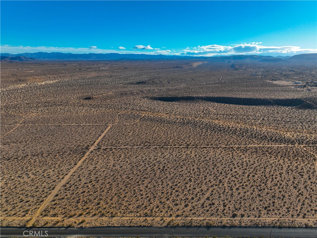56923 Reche Road Yucca Valley, CA 92284 - Photo 4 of 37