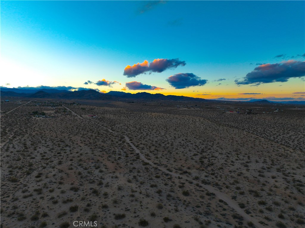 56923 Reche Road Yucca Valley, CA 92284 - Photo 8 of 37