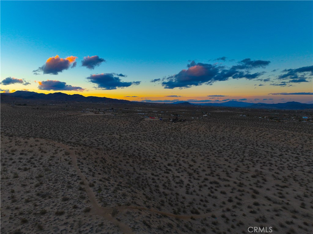 56923 Reche Road Yucca Valley, CA 92284 - Photo 9 of 37