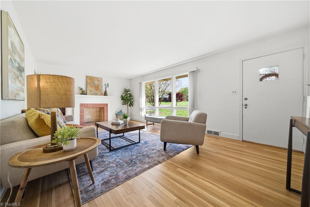 405 Academy Street Rural Hall, NC 27045 - Photo 15 of 47 Living Room