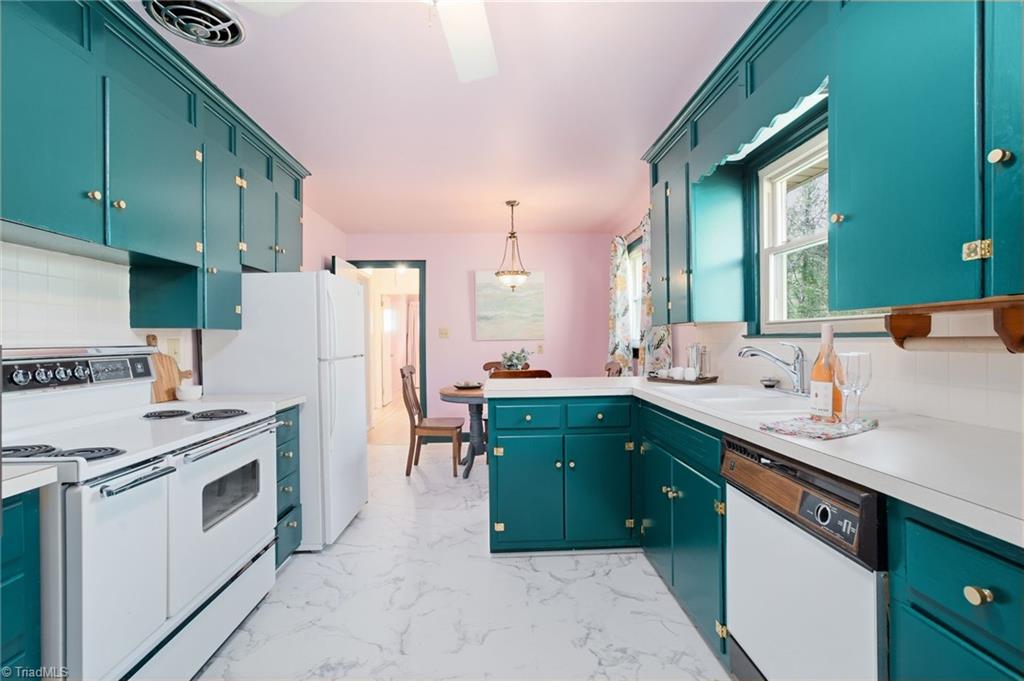 405 Academy Street Rural Hall, NC 27045 - Photo 16 of 47 Kitchen