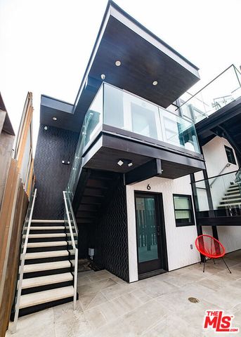 a balcony with an outdoor space