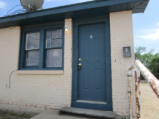 $1,200 | 607 West Wilson Street, Unit 7, Borger, TX 79007