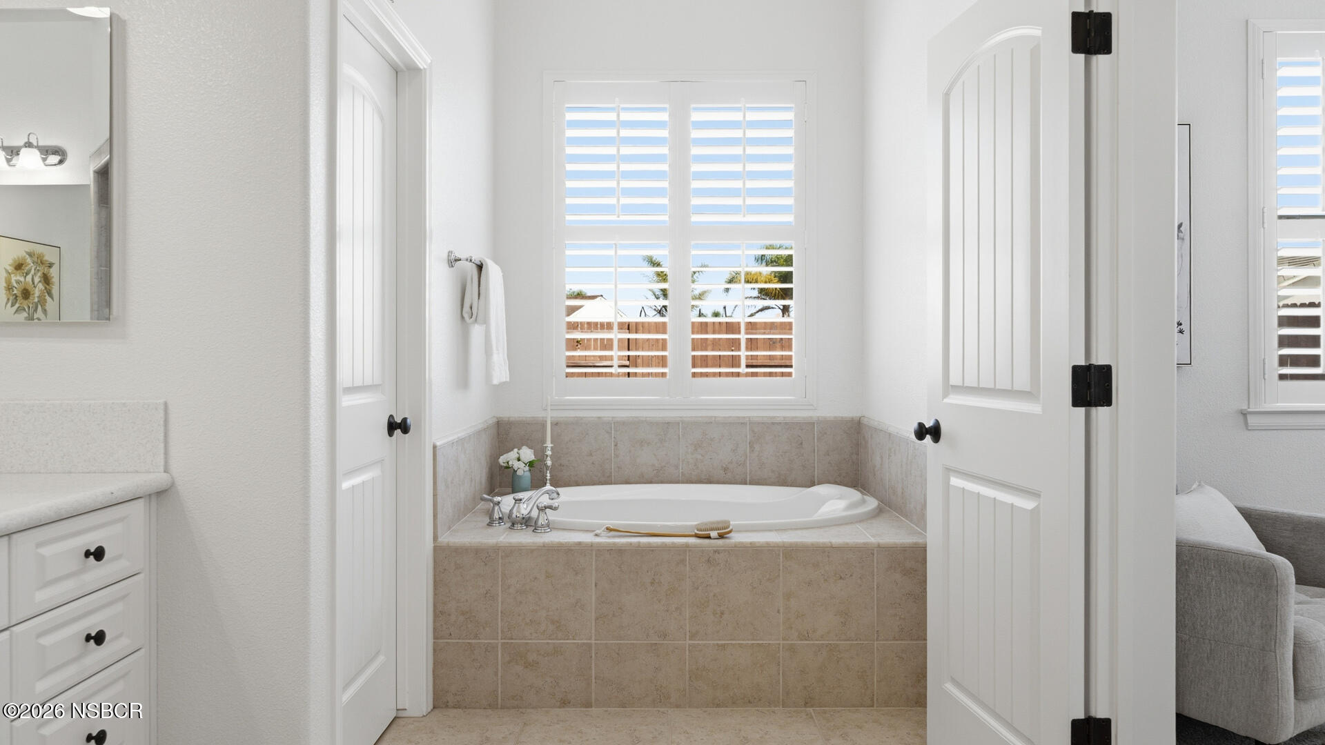 755 Moonglow Road Lompoc, CA 93436 - Photo 27 of 35 Primary Ensuite Bathroom Soaking Tub