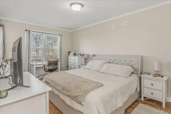 $380,000 | 250 Central Avenue, Unit C111, Lawrence, NY 11559