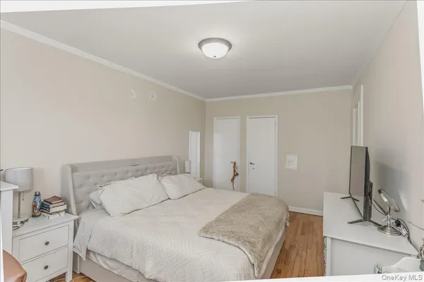 $380,000 | 250 Central Avenue, Unit C111, Lawrence, NY 11559