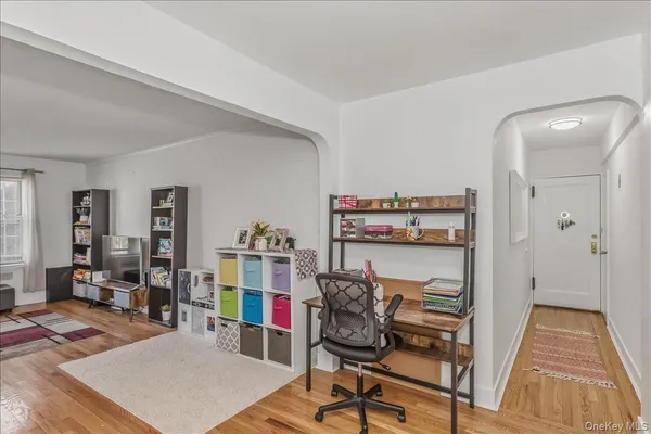 $380,000 | 250 Central Avenue, Unit C111, Lawrence, NY 11559