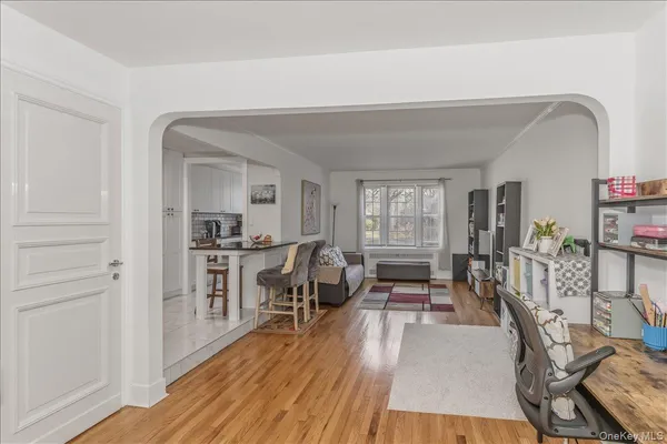$380,000 | 250 Central Avenue, Unit C111, Lawrence, NY 11559