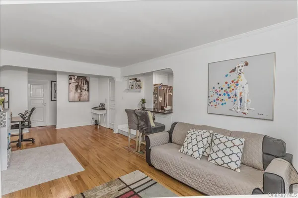 $380,000 | 250 Central Avenue, Unit C111, Lawrence, NY 11559
