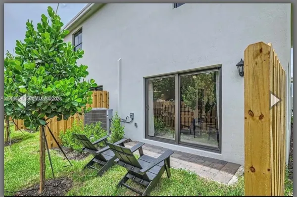 $3,200 | 445 Northeast 1st Street, Florida City, FL 33034