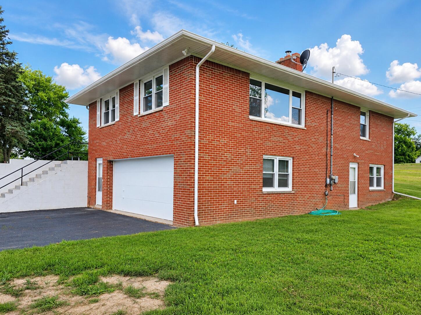 18100 English Road Manchester, MI 48158 - Photo 28 of 47 44