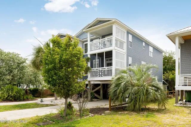 $865,000 | 538 South 4th Avenue, Unit A, Kure Beach, NC 28449