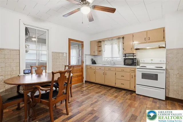 $201,600 | 105 South 2nd Street, Coplay, PA 18037